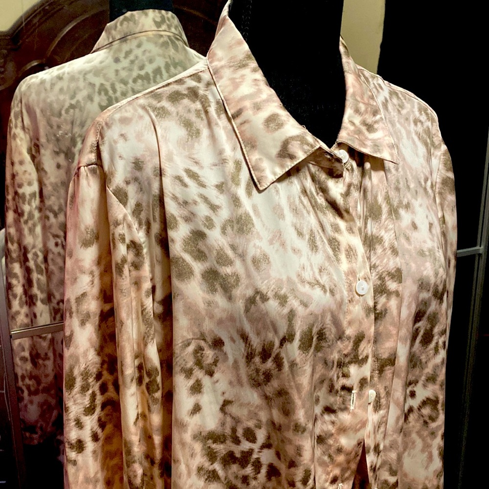 Chico’s Dress Blouse ~ light grey, pink, cream. Button Down Long Sleeve